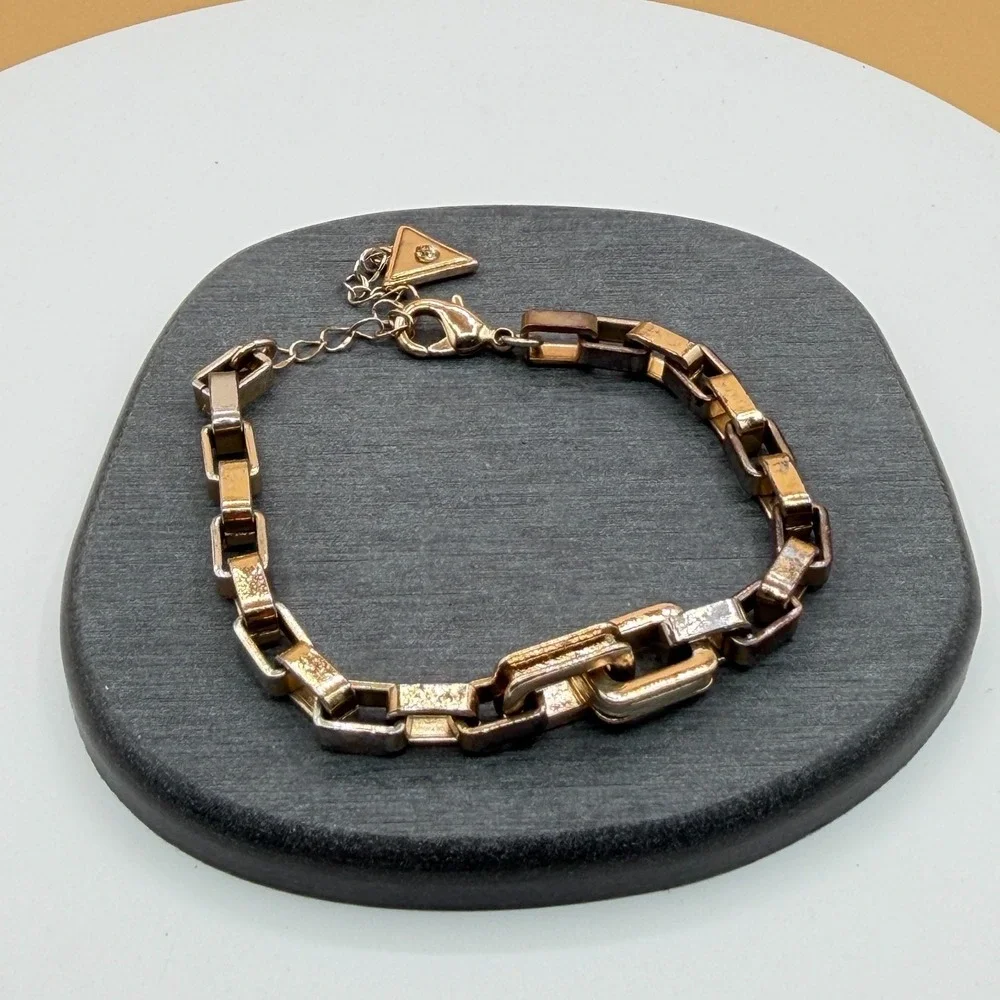GUESS Gold Tone Chunky Geometric Link Chain Bracelet Logo Charm Adjustable Style